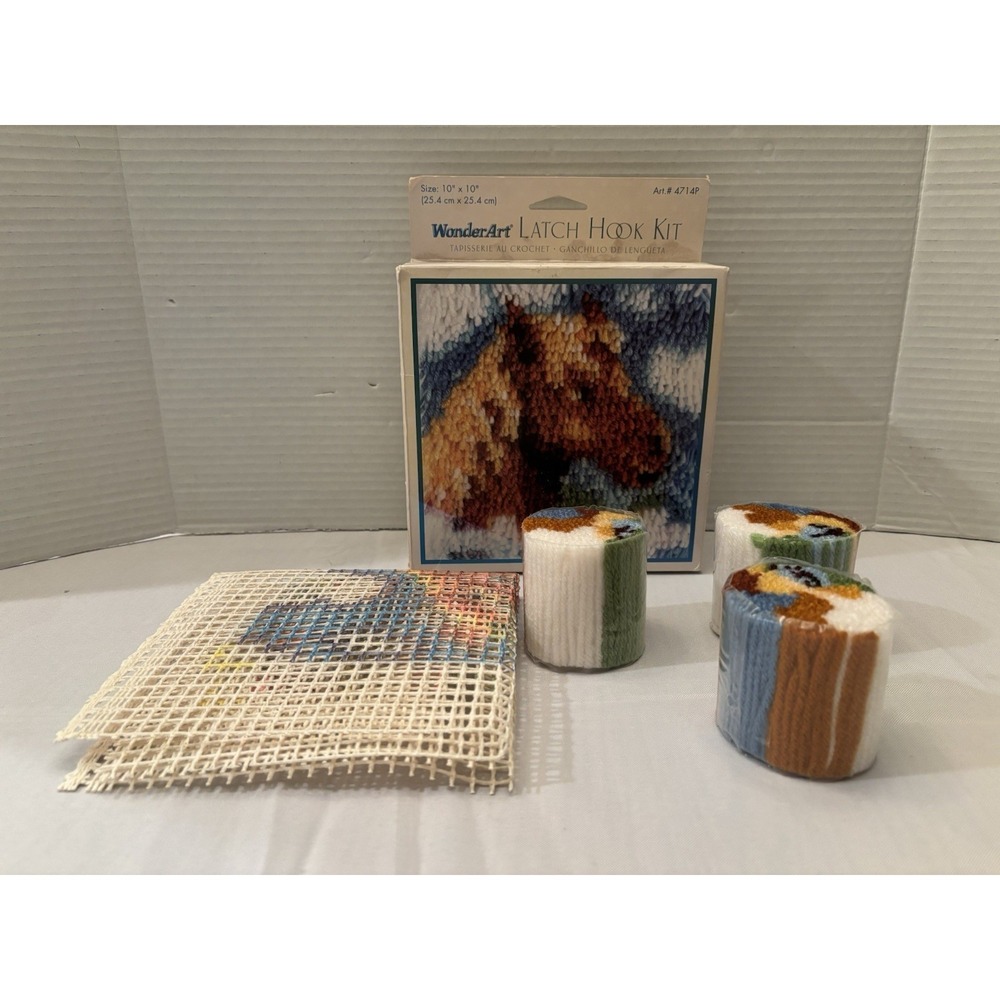 NEW VTG CARON LATCH HOOK KIT OPEN BOX WALL HANGING WONDER ART HORSE